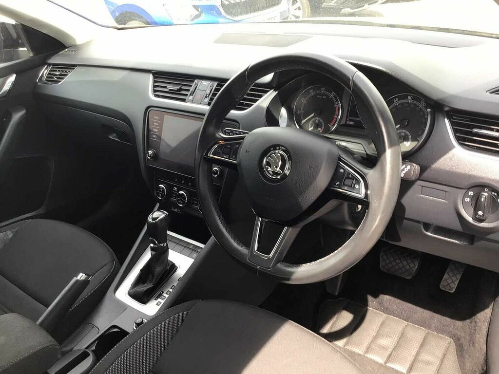Skoda Octavia 1.5 Tsi Se Dsg Black #6