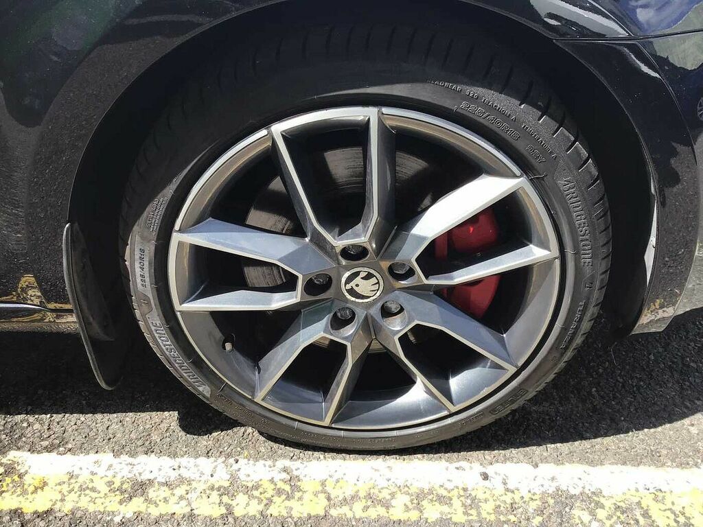 Skoda Octavia 2.0 Tsi Vrs Dsg Black #5