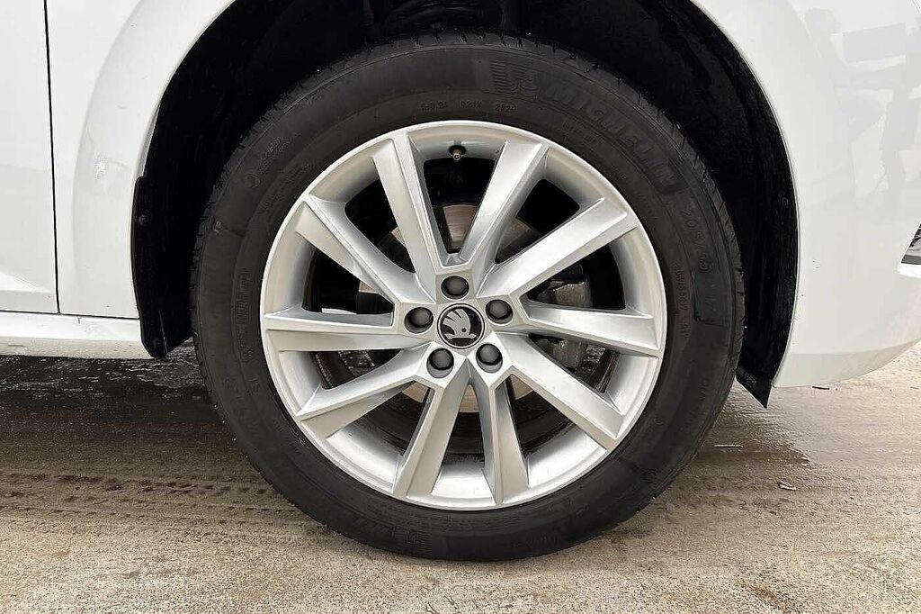 Skoda Kamiq 1.0 Tsi Se Edition Dsg White #5