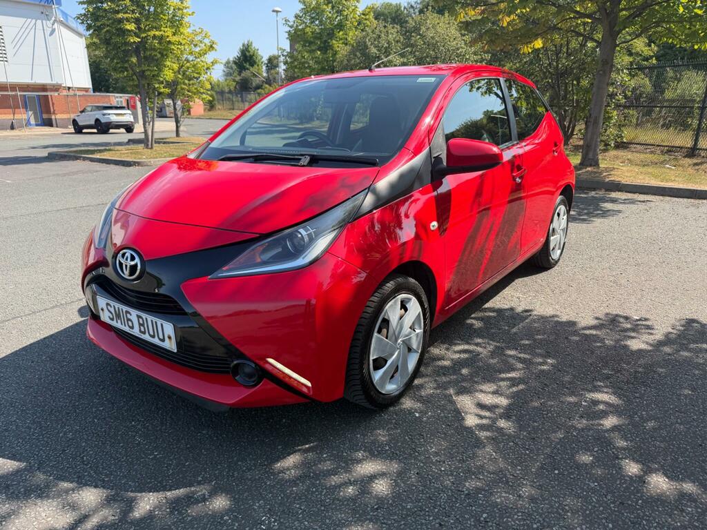 Toyota Aygo 1.0 Vvt-i X-play Euro 6 Red #3