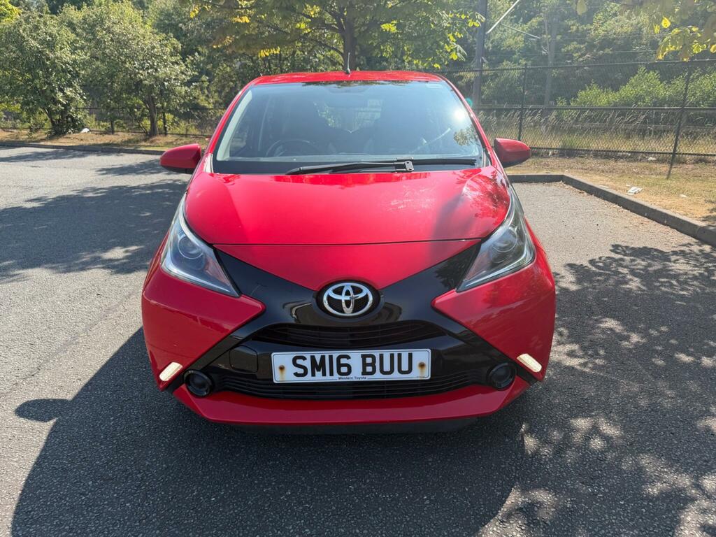 Toyota Aygo 1.0 Vvt-i X-play Euro 6 Red #2