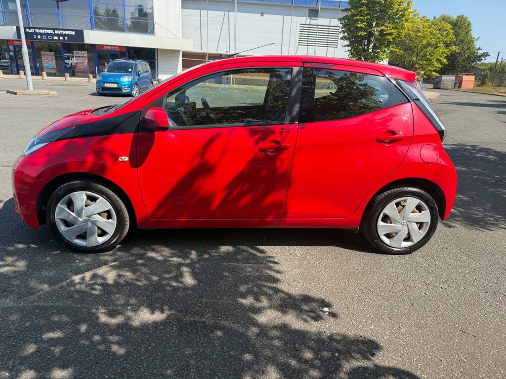 Toyota Aygo 1.0 Vvt-i X-play Euro 6 Red #5
