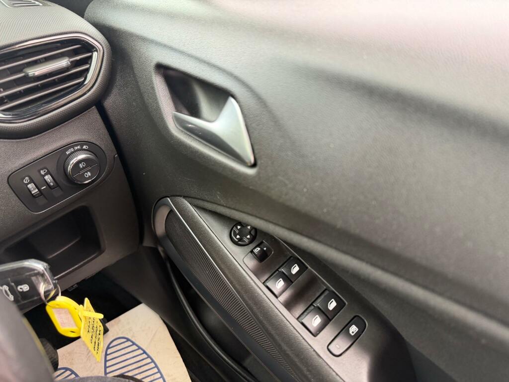 Vauxhall Crossland X 1.2 Tech Line Nav 80 Bhp Grey #16