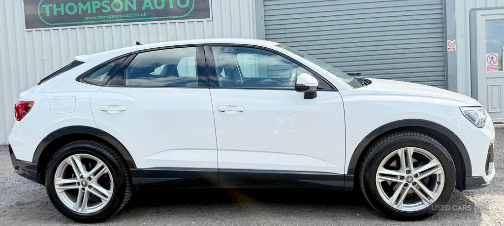 Audi Q3 35 Tdi Sport FG22HVL White #2