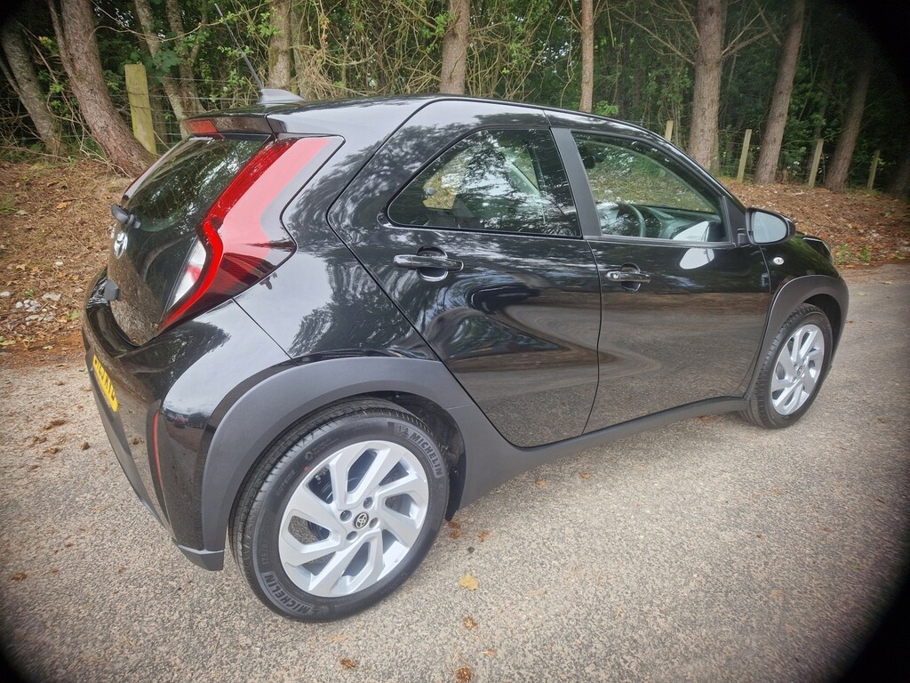 Toyota Aygo X Hatchback 1.0 Vvt-i Pure 202323 Black #2