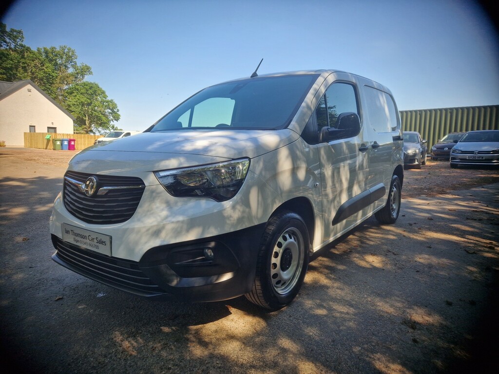 Vauxhall Combo Panel Van 1.5 Combo Pro 1.5D 100 M6 L1h1 2300 Pane White #2