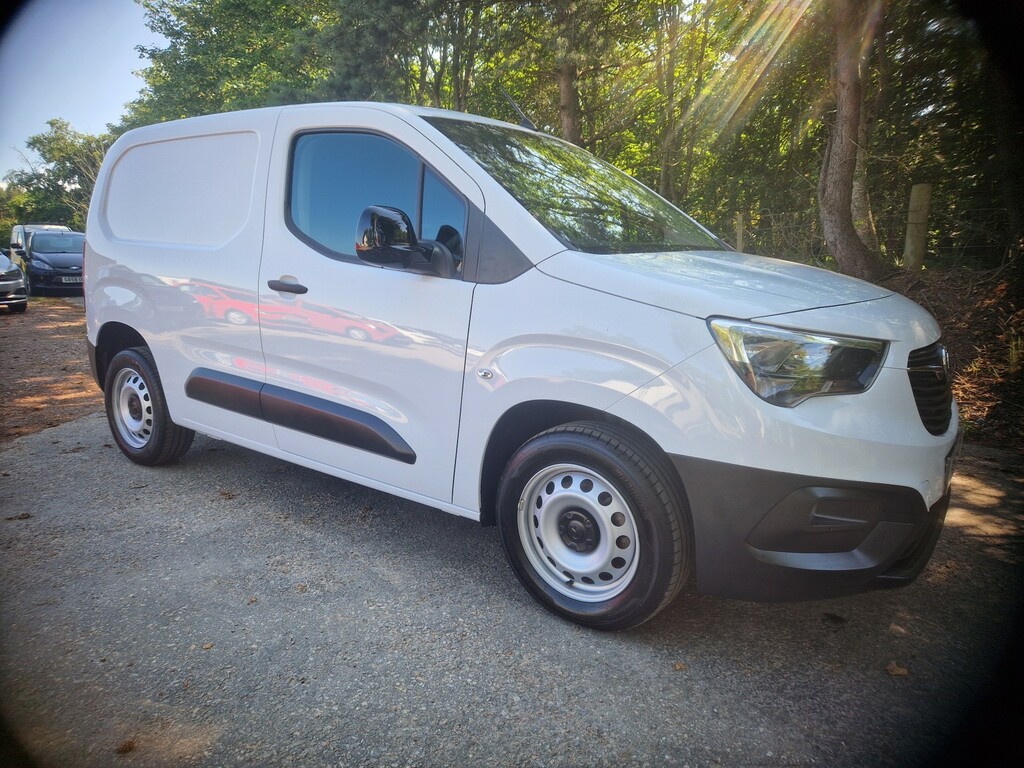 Vauxhall Combo Panel Van 1.5 Combo Pro 1.5D 100 M6 L1h1 2300 Pane White