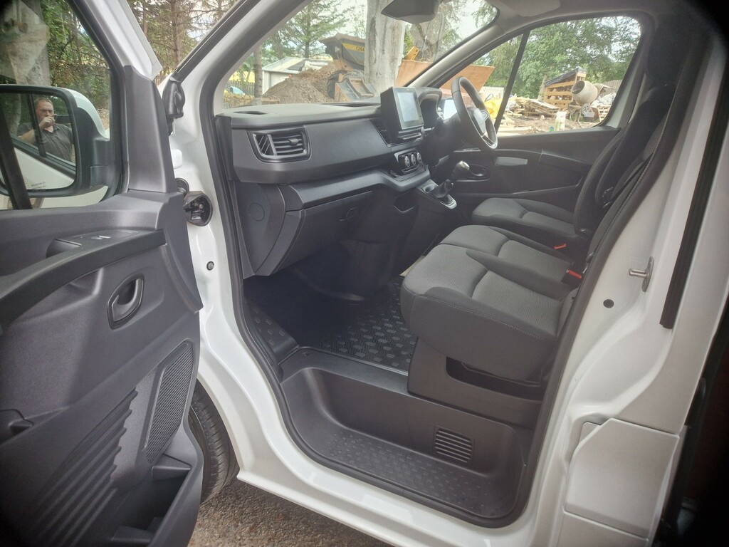 Renault Trafic Dci Sl28 Business Euro 6 2.0 150Ps 9 Seater Minibu White #9