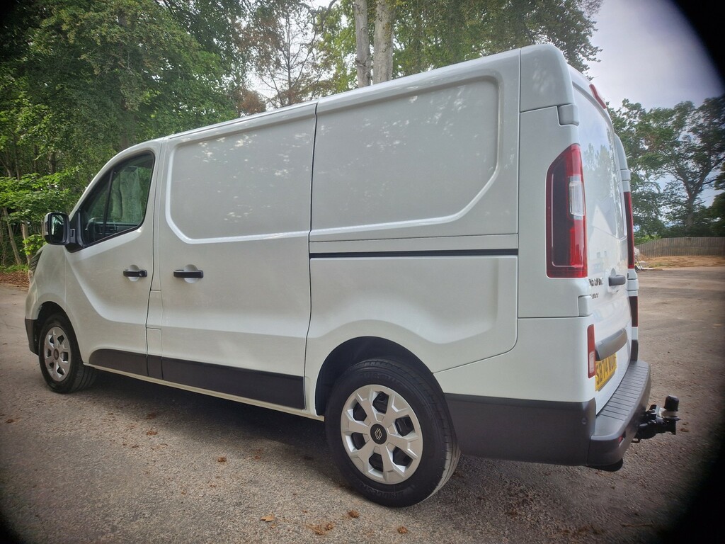 Renault Trafic 2.0 Sl30 Blue Dci 130 Advance Panel Van My24 White #3