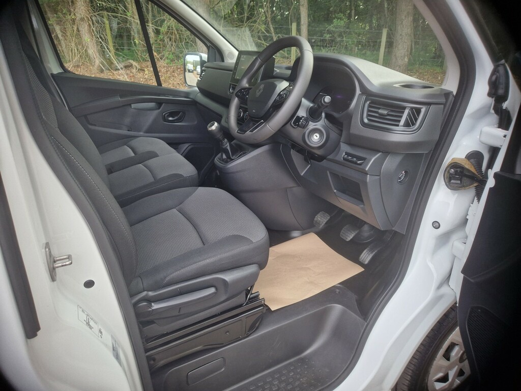 Renault Trafic 2.0 Sl30 Blue Dci 130 Advance Panel Van My24 White #5