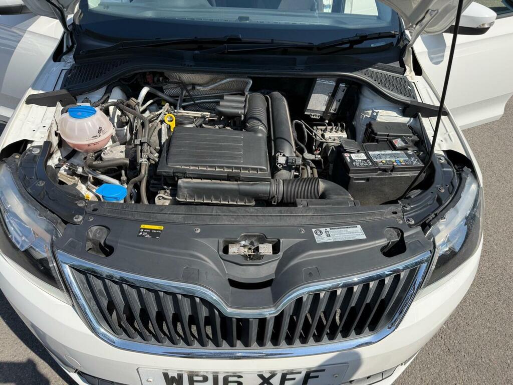 Skoda Rapid Spaceback Koda Rapid Spaceback Se Tech White #28
