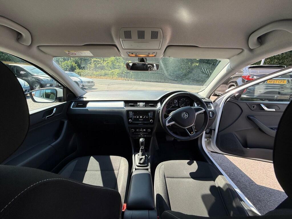 Skoda Rapid Spaceback Koda Rapid Spaceback Se Tech White #17