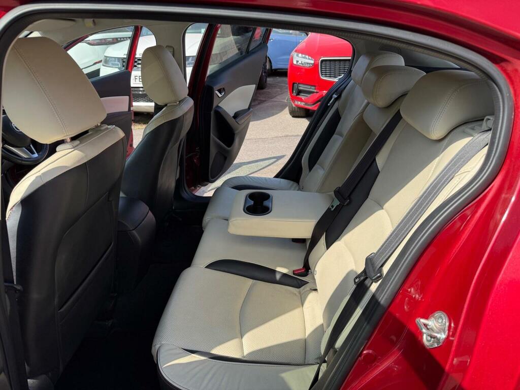 Mazda 3 1.5L Se Nav 99 Bhp White #19