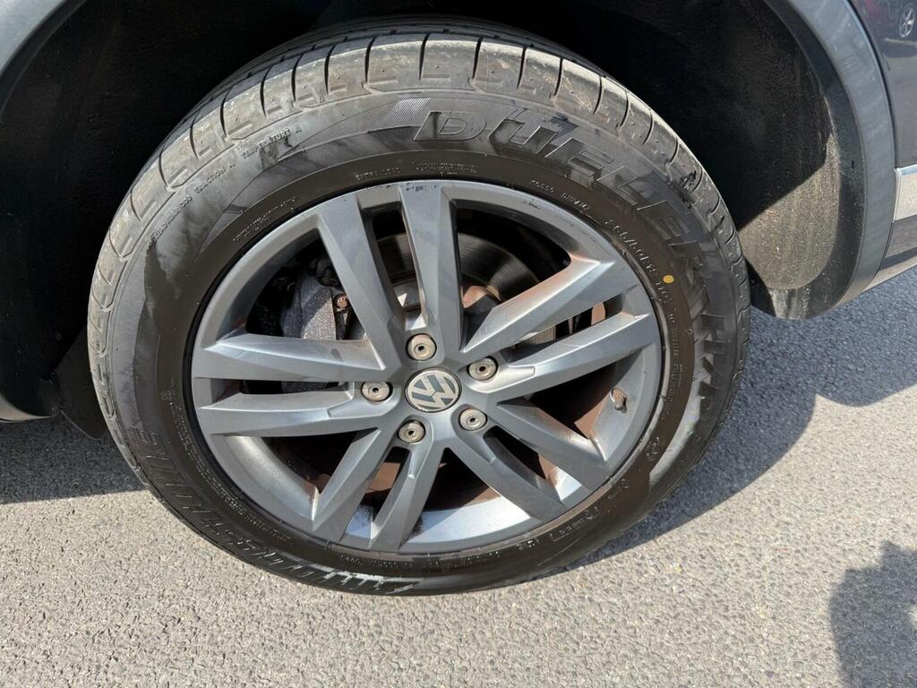 Volkswagen Touareg Suv White #41