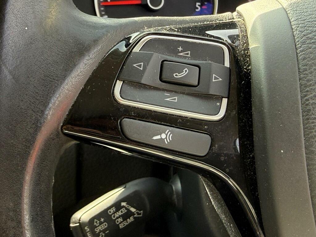 Volkswagen Touareg Suv White #16