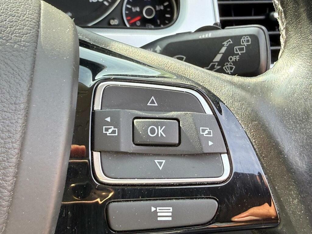 Volkswagen Touareg Suv White #17