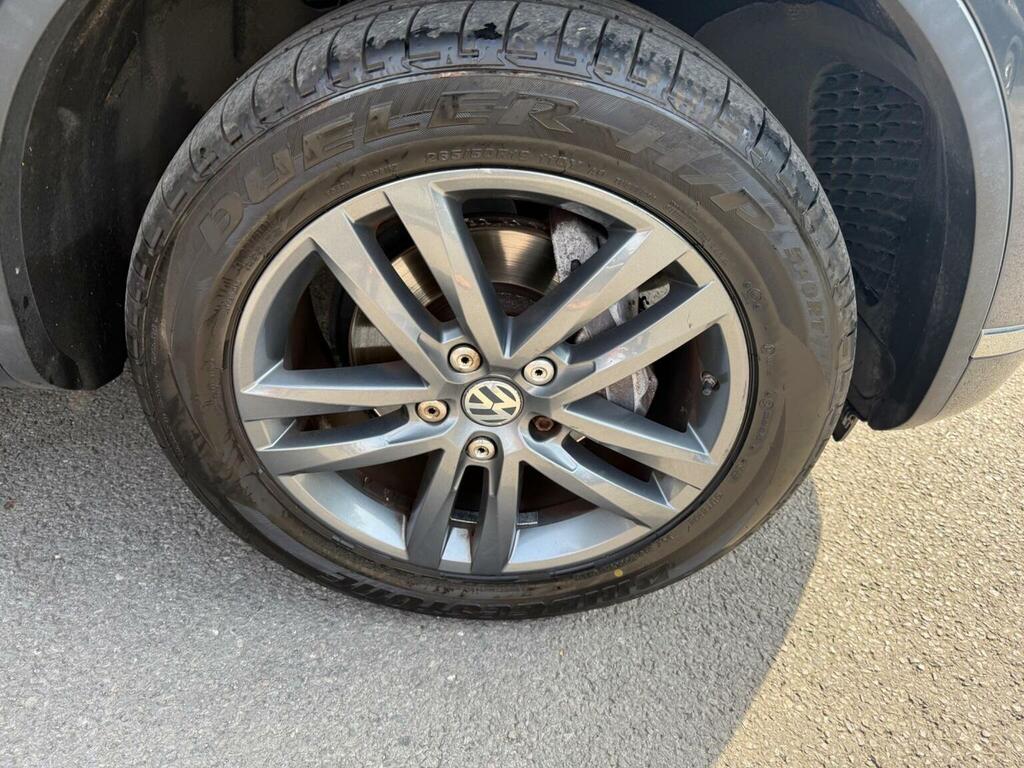 Volkswagen Touareg Suv White #39