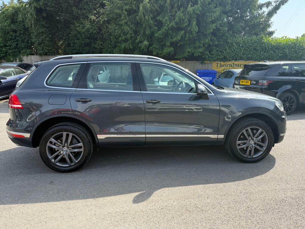 Volkswagen Touareg Suv White #8