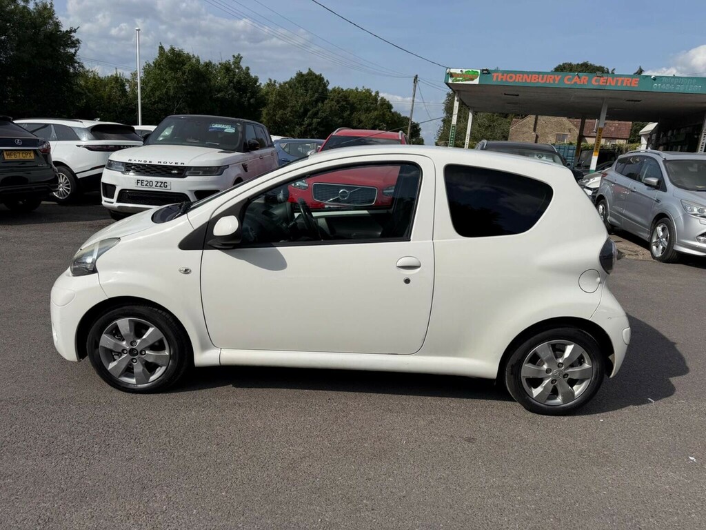 Toyota Aygo Hatchback White #8