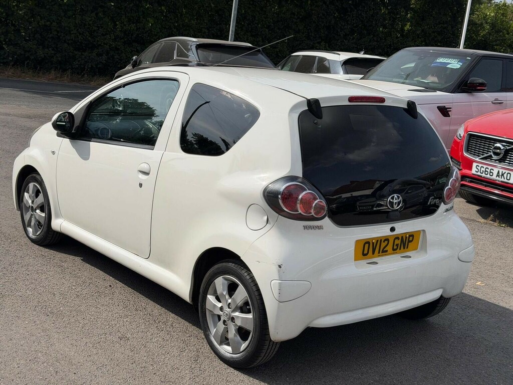 Toyota Aygo 1.0 Vvt-i Fire Euro 5 White #4