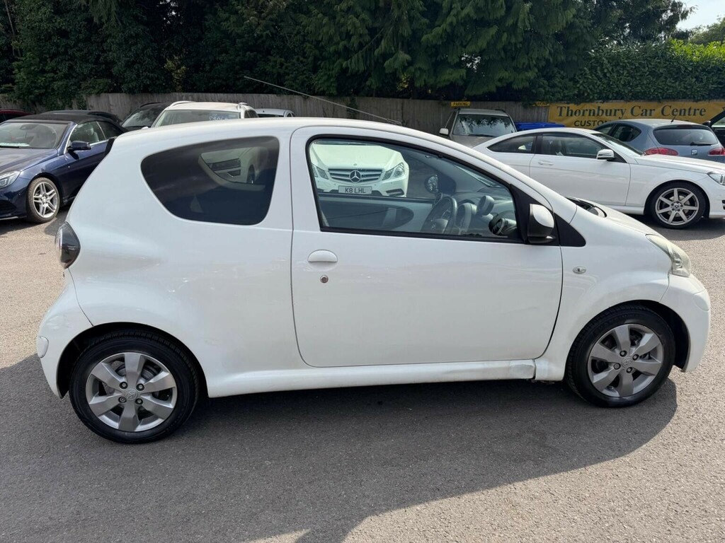 Toyota Aygo Hatchback White #7
