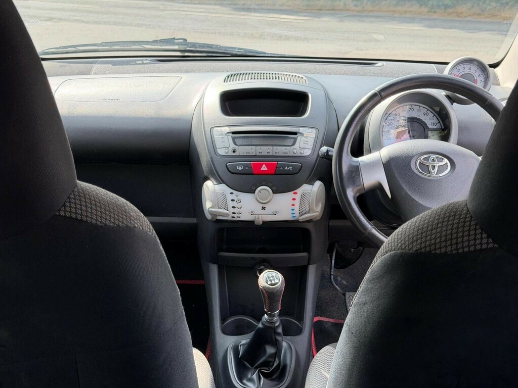 Toyota Aygo Hatchback White #11