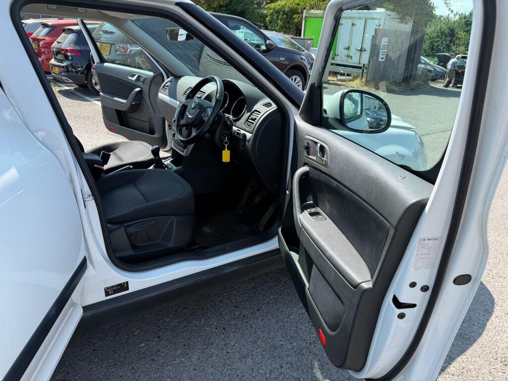 Skoda Yeti Tdi Elegance U425 Silver #22