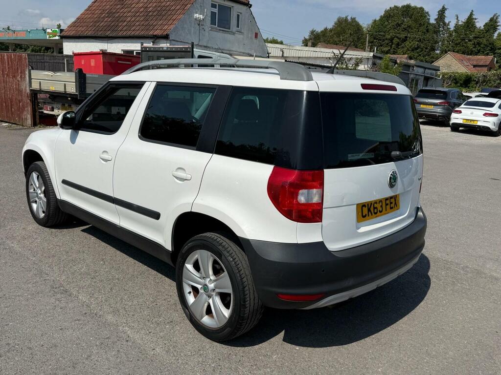 Skoda Yeti 1.2 Tsi Se Euro 5 White #4