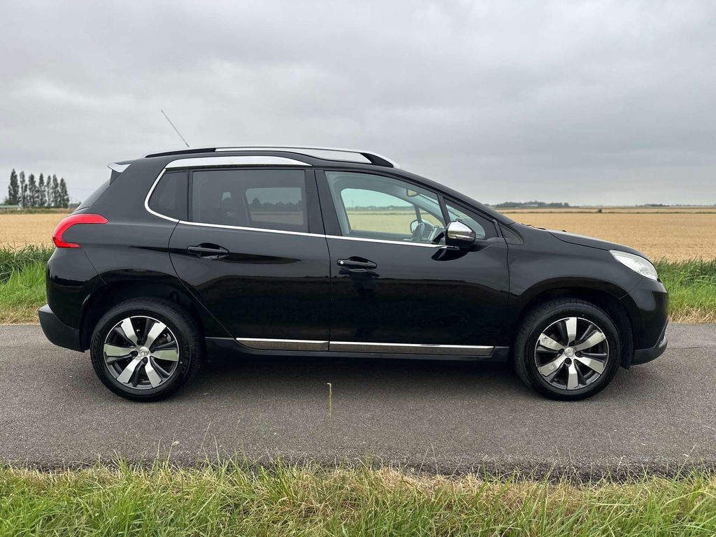 Peugeot 2008 Allure Blue Hdi  #3