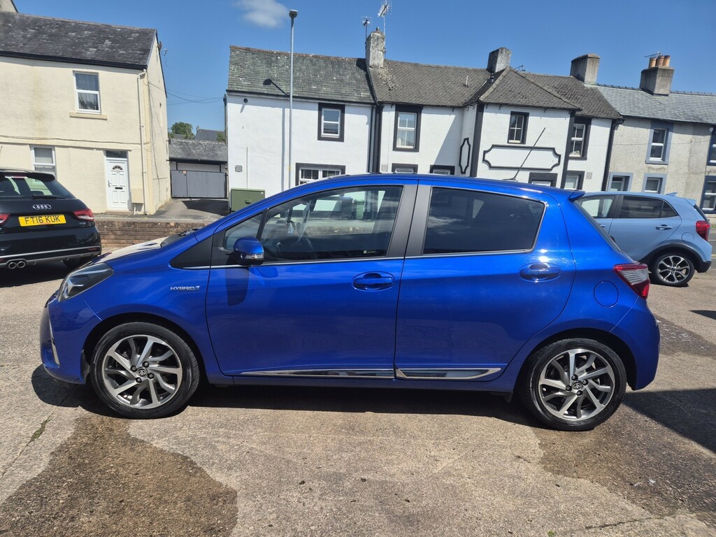 Toyota Yaris 1.5 Vvt-h Excel 2017 SL17WGV Blue #4