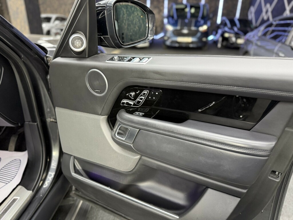 Land Rover Range Rover Black #24