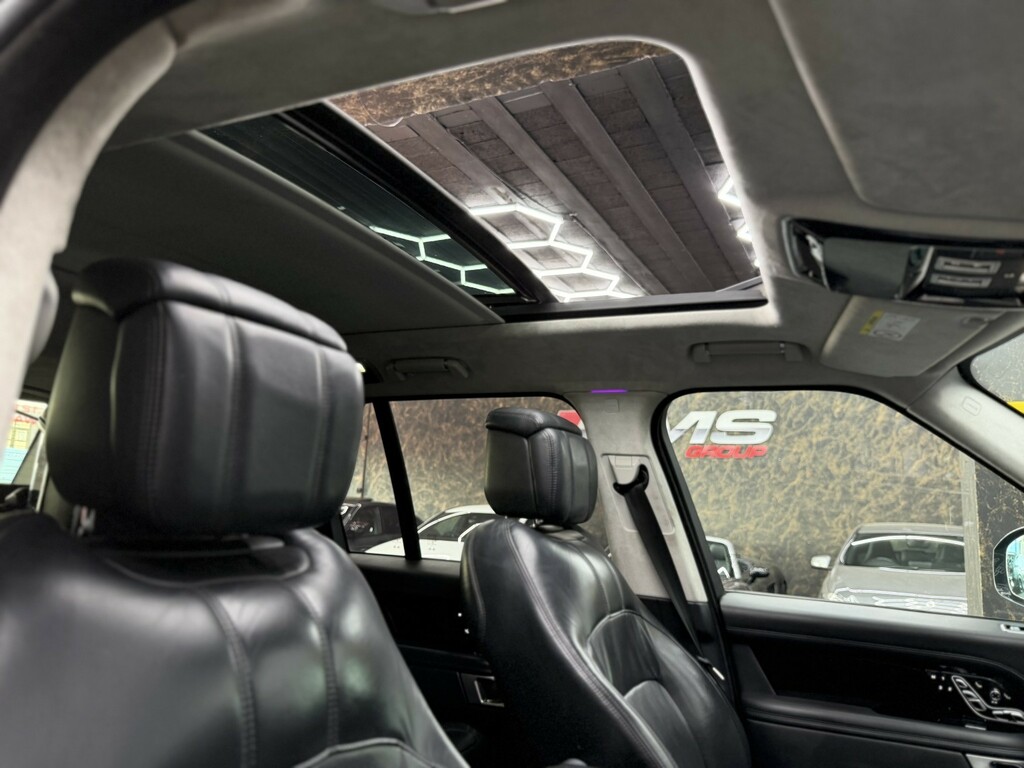Land Rover Range Rover Black #30