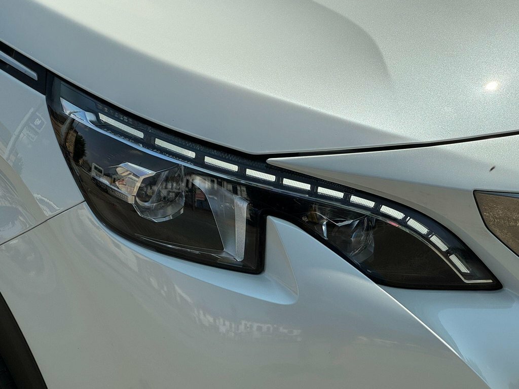 Peugeot 3008 1.5L Gt Line White #3