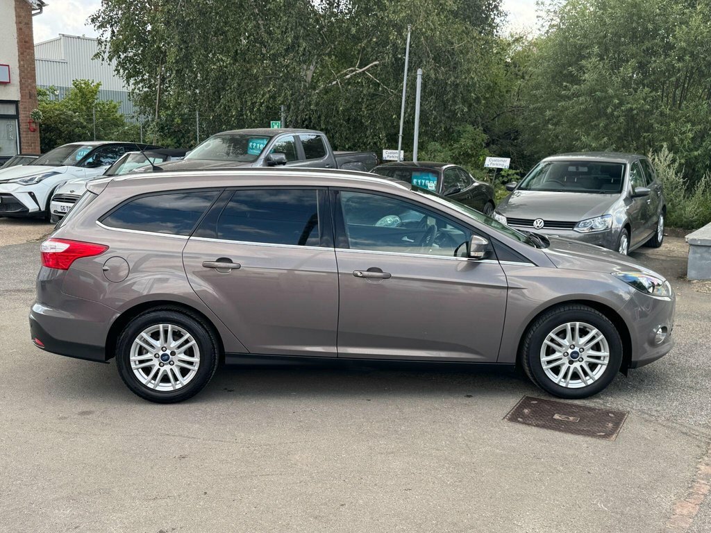 Ford Focus 1.6L Titanium Brown #2