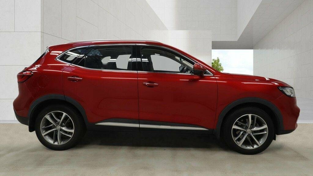 MG HS 1.5L Exclusive Red #2