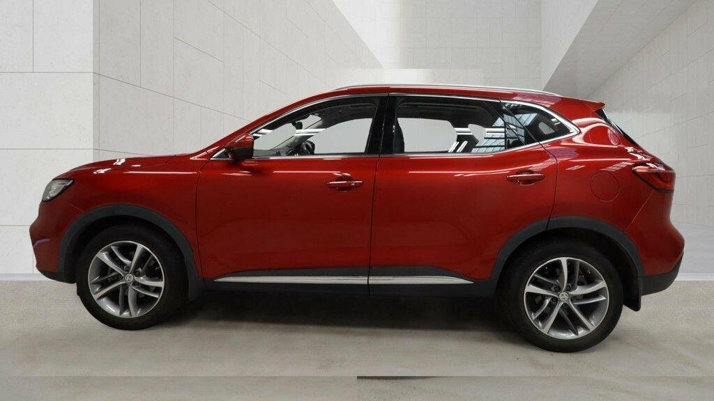 MG HS 1.5L Exclusive Red #5