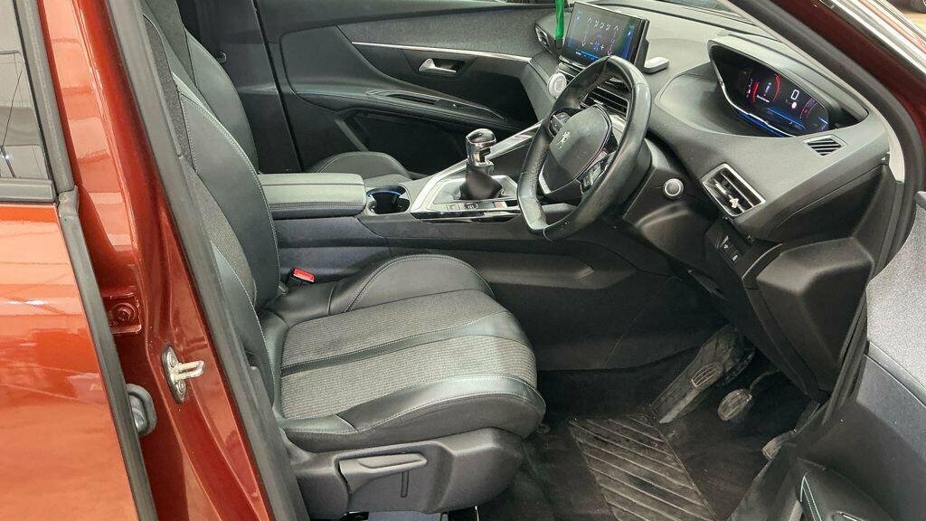 Peugeot 5008 Active Premium White #9