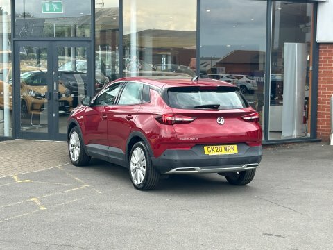 Vauxhall Grandland X Hatchback Red #4