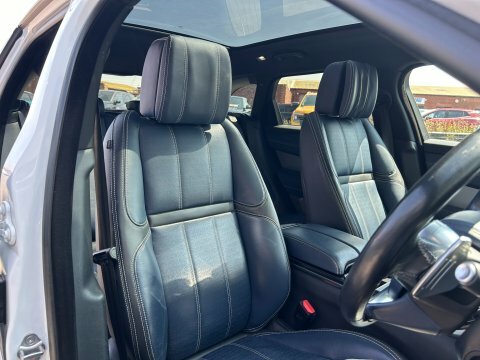 Land Rover Range Rover Velar R-dynamic Black #5