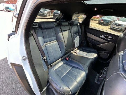 Land Rover Range Rover Velar R-dynamic Black #6
