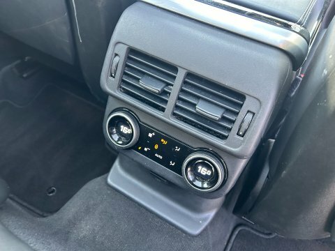 Land Rover Range Rover Velar R-dynamic Black #3