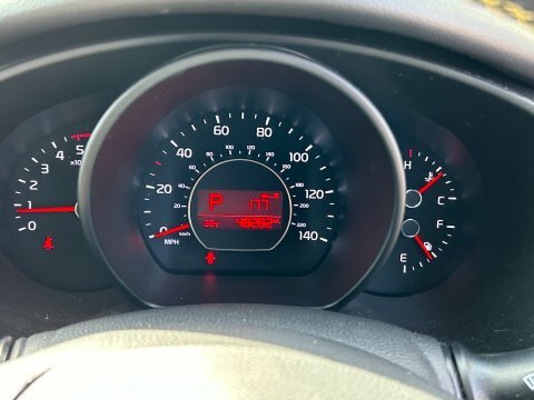 Kia Soul Suv 1.6 White #12