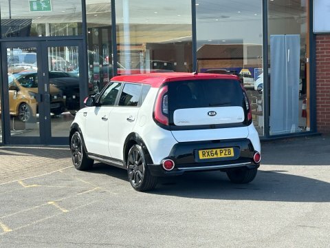 Kia Soul Hatchback White #3