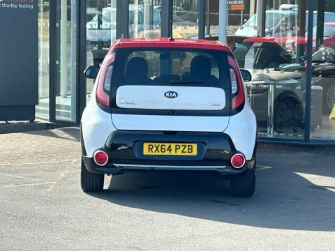 Kia Soul Hatchback White #4