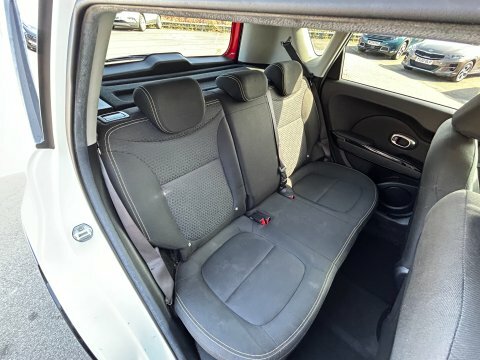 Kia Soul Suv 1.6 White #9