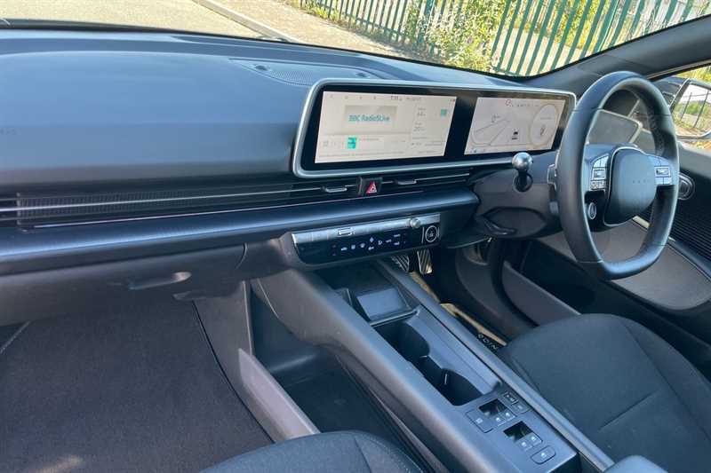 Hyundai Ioniq 6 77.4Kwh Premium Saloon 228 Ps Grey #2