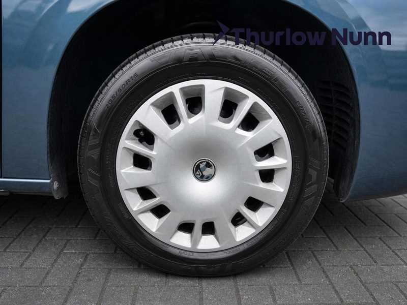 Vauxhall Combo-e Life Design XL 52Kwh 136Ps Blue #5