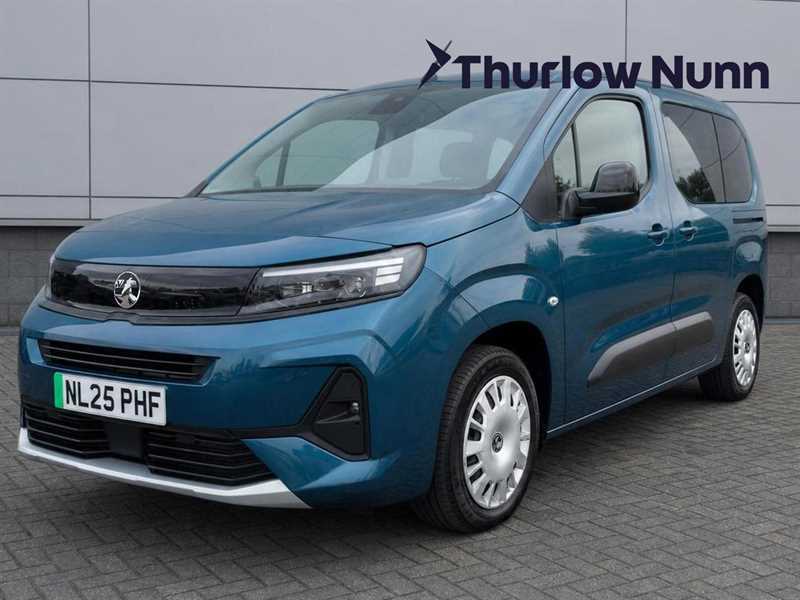 Vauxhall Combo-e Life Design XL 52Kwh 136Ps Blue #3