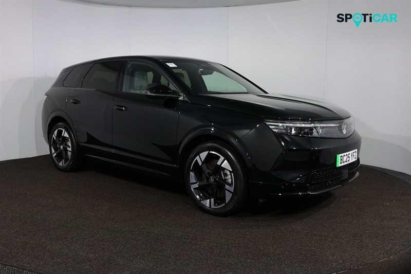 Vauxhall Grandland 73Kwh Ultimate Suv 213 Ps Black
