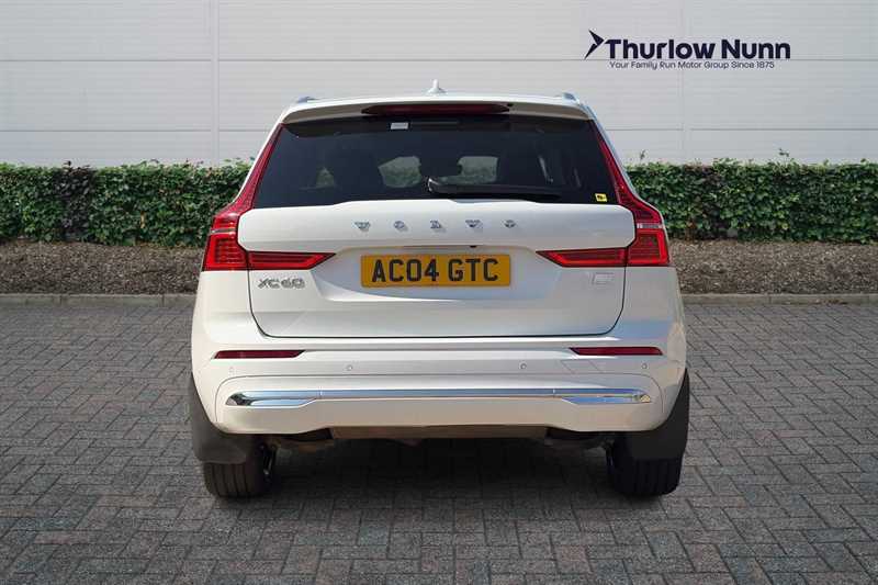 Volvo XC60 2.0H T8 Recharge 18.8Kwh Ultimate Bright Suv P AD22HUA White #4